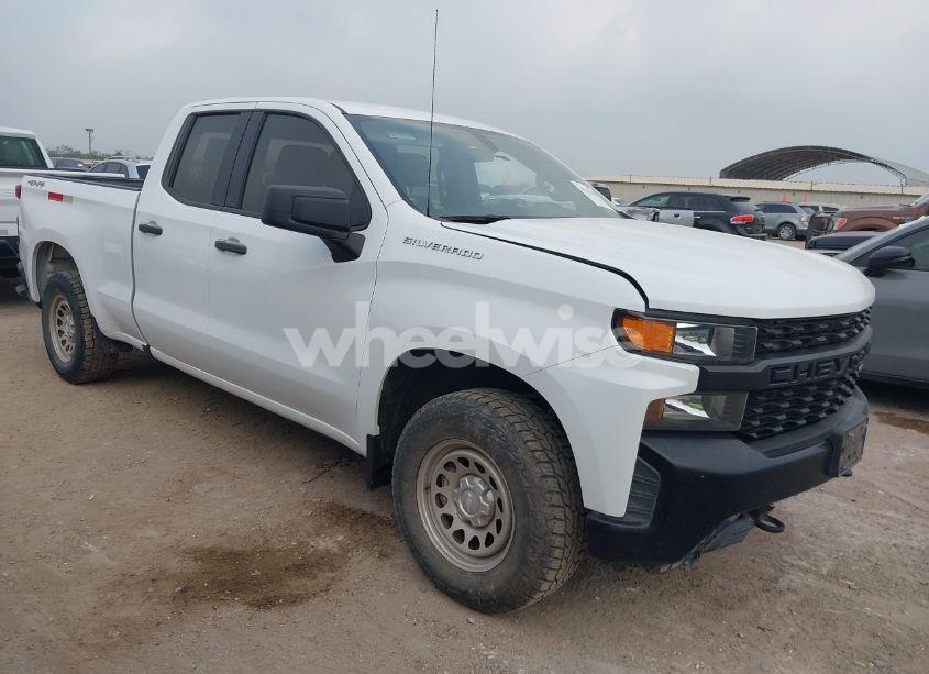 2021 Chevrolet Silverado 1500 4WD DOUBLE CAB STANDARD BED WT (VIN 1GCRYAEF4MZ211142) main photo