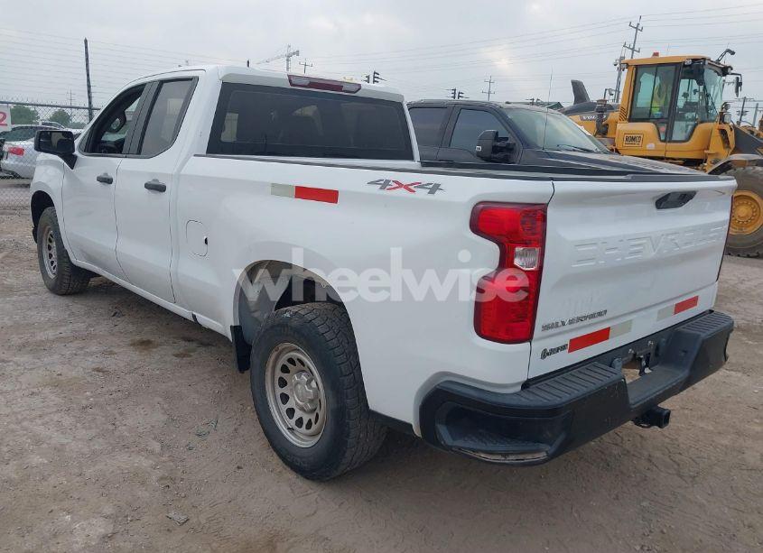 Photo 3 of 2021 Chevrolet Silverado 1500 4WD DOUBLE CAB STANDARD BED WT (VIN 1GCRYAEF4MZ211142)