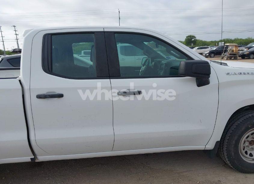 Photo 13 of 2020 Chevrolet Silverado 1500 4WD DOUBLE CAB STANDARD BED WT (VIN 1GCRYAEF5LZ176626)