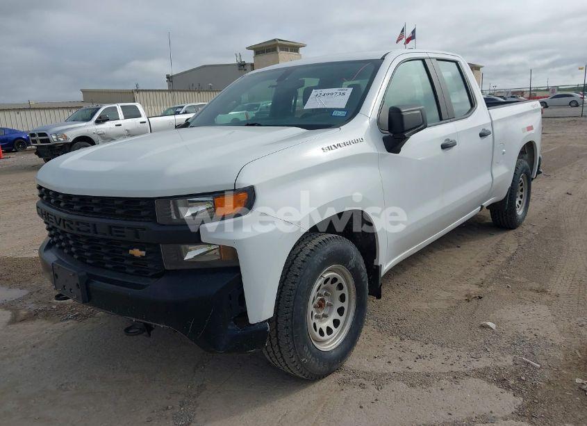 Photo 2 of 2020 Chevrolet Silverado 1500 4WD DOUBLE CAB STANDARD BED WT (VIN 1GCRYAEF5LZ176626)