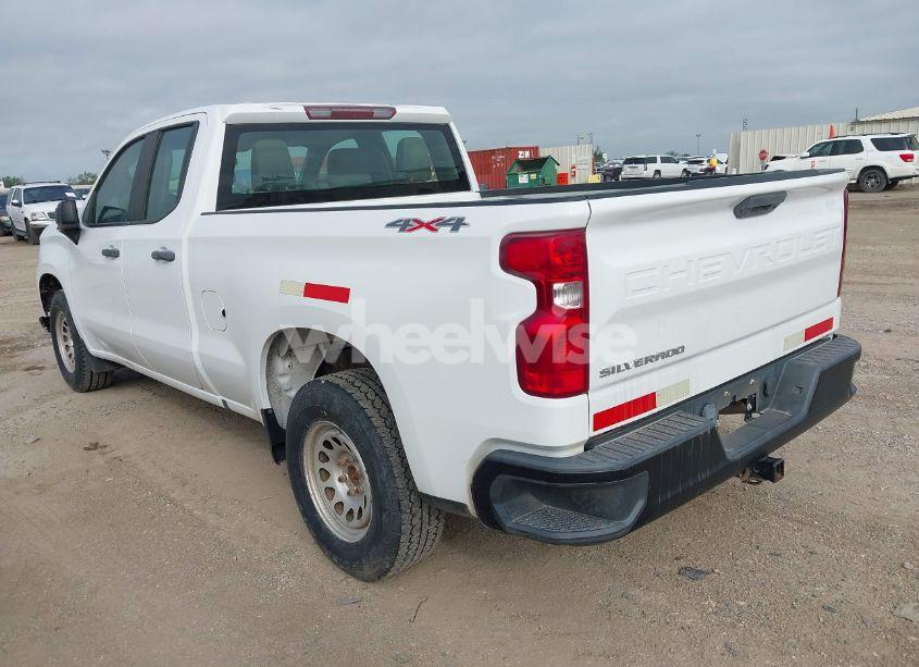 Photo 3 of 2020 Chevrolet Silverado 1500 4WD DOUBLE CAB STANDARD BED WT (VIN 1GCRYAEF5LZ176626)