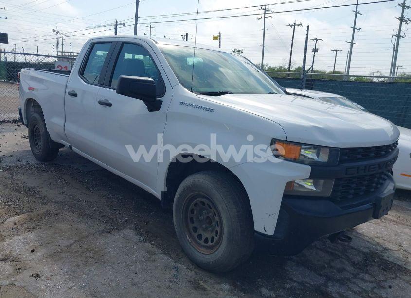 2020 Chevrolet Silverado 1500 4WD DOUBLE CAB STANDARD BED WT (VIN 1GCRYAEF5LZ178540) main photo