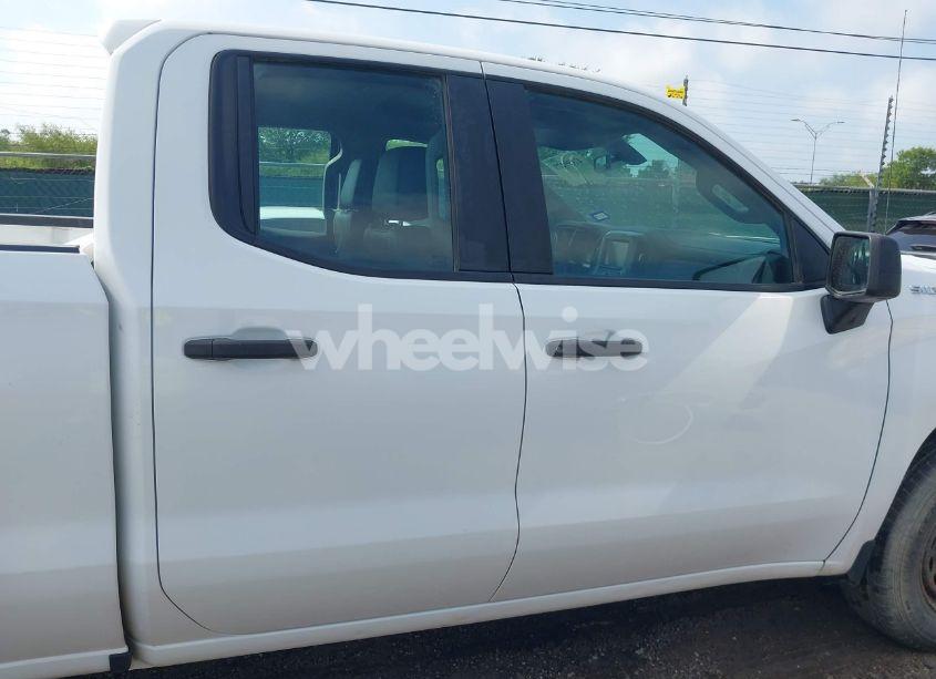 Photo 13 of 2020 Chevrolet Silverado 1500 4WD DOUBLE CAB STANDARD BED WT (VIN 1GCRYAEF5LZ178540)