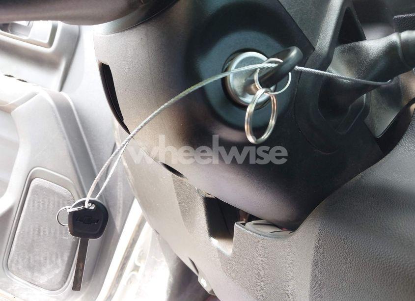 Photo 11 of 2020 Chevrolet Silverado 1500 4WD DOUBLE CAB STANDARD BED WT (VIN 1GCRYAEF5LZ178683)