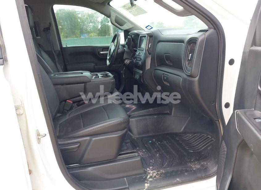 Photo 5 of 2020 Chevrolet Silverado 1500 4WD DOUBLE CAB STANDARD BED WT (VIN 1GCRYAEF5LZ178683)