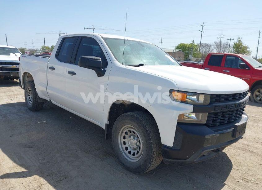 2020 Chevrolet Silverado 1500 4WD DOUBLE CAB STANDARD BED WT (VIN 1GCRYAEF5LZ179350) main photo