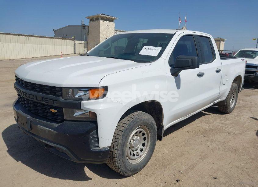 Photo 2 of 2020 Chevrolet Silverado 1500 4WD DOUBLE CAB STANDARD BED WT (VIN 1GCRYAEF5LZ179350)