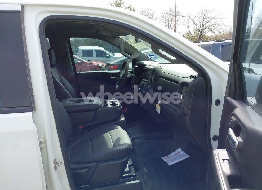 Photo 5 of 2021 Chevrolet Silverado 1500 4WD DOUBLE CAB STANDARD BED WT (VIN 1GCRYAEF5MZ217211)