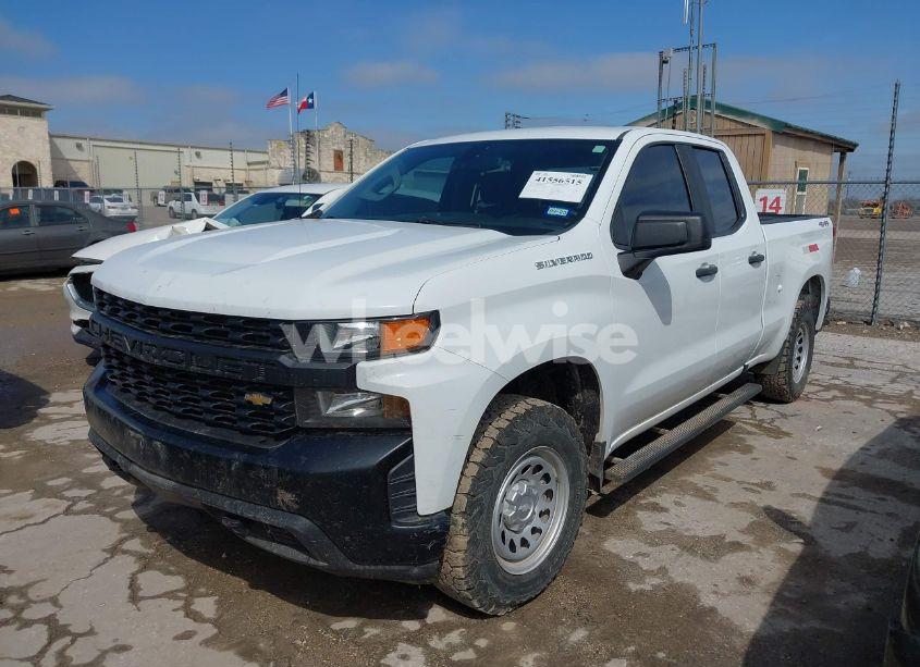 Photo 2 of 2021 Chevrolet Silverado 1500 4WD DOUBLE CAB STANDARD BED WT (VIN 1GCRYAEF5MZ217239)