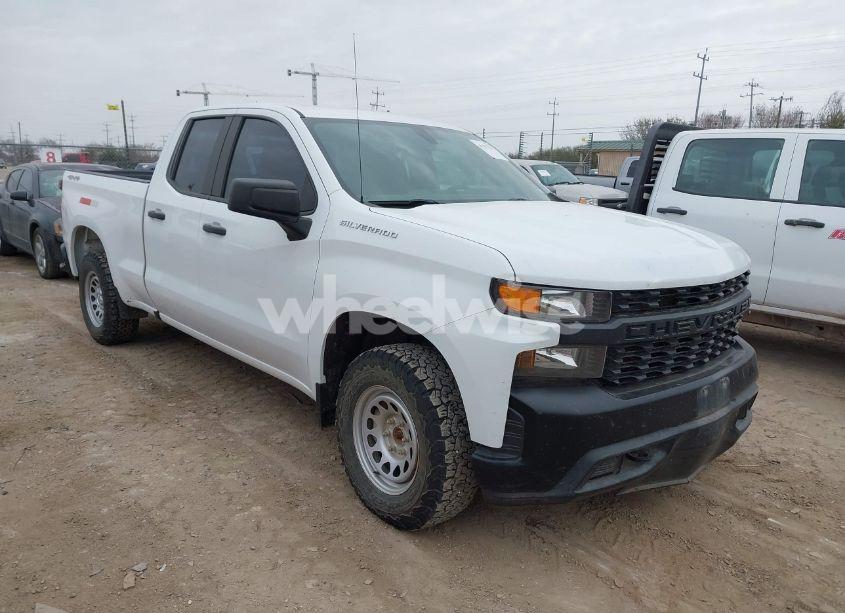 2021 Chevrolet Silverado 1500 4WD DOUBLE CAB STANDARD BED WT (VIN 1GCRYAEF5MZ217337) main photo