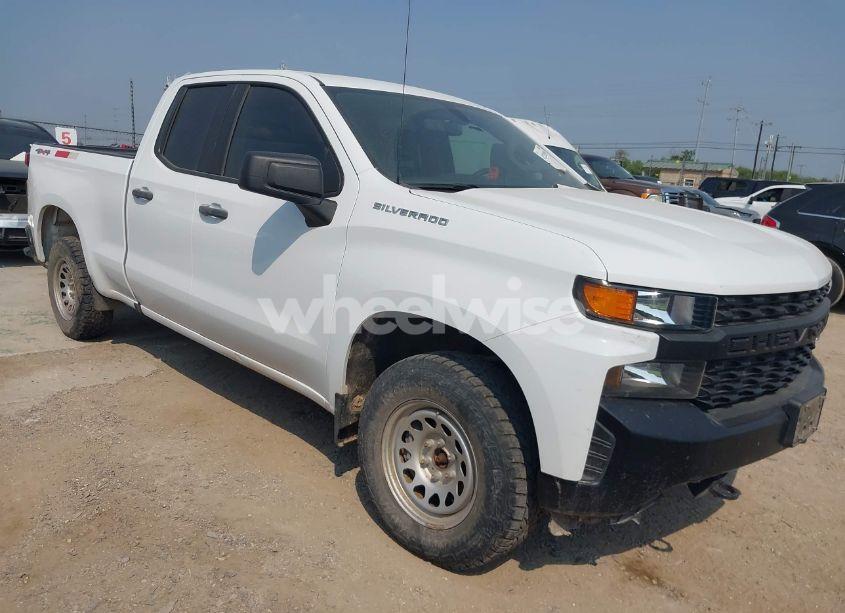 2021 Chevrolet Silverado 1500 4WD DOUBLE CAB STANDARD BED WT (VIN 1GCRYAEF5MZ218018) main photo