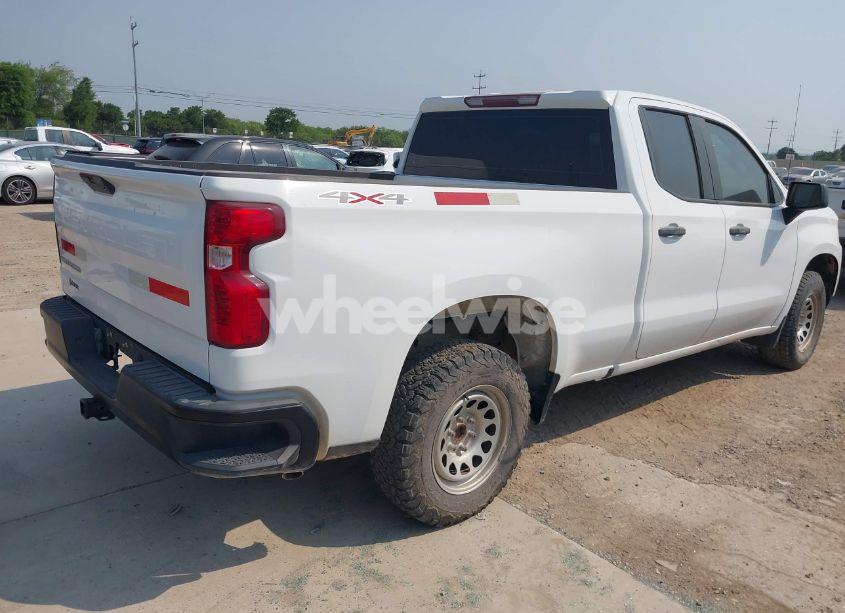 Photo 4 of 2021 Chevrolet Silverado 1500 4WD DOUBLE CAB STANDARD BED WT (VIN 1GCRYAEF5MZ218018)