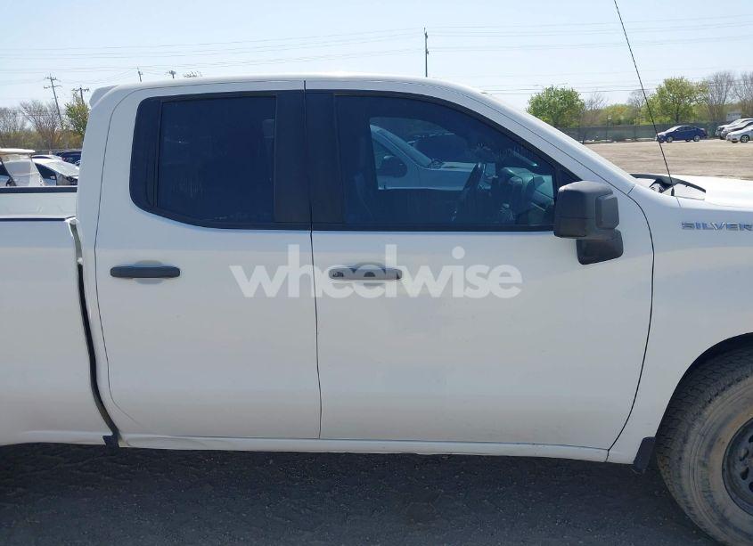 Photo 13 of 2020 Chevrolet Silverado 1500 4WD DOUBLE CAB STANDARD BED WT (VIN 1GCRYAEF6LZ177011)