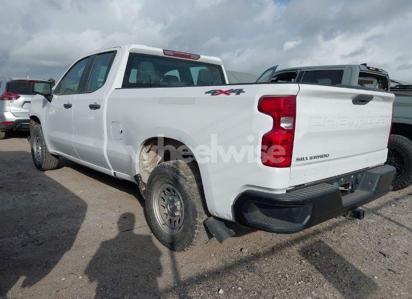 Photo 3 of 2020 Chevrolet Silverado 1500 4WD DOUBLE CAB STANDARD BED WT (VIN 1GCRYAEF6LZ178174)