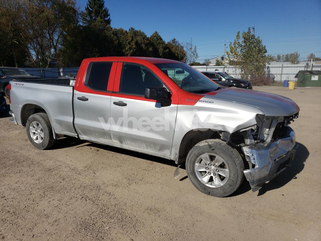 Photo 4 of 2021 CHEVROLET SILVERADO K1500 (VIN 1GCRYAEF6MZ169234)