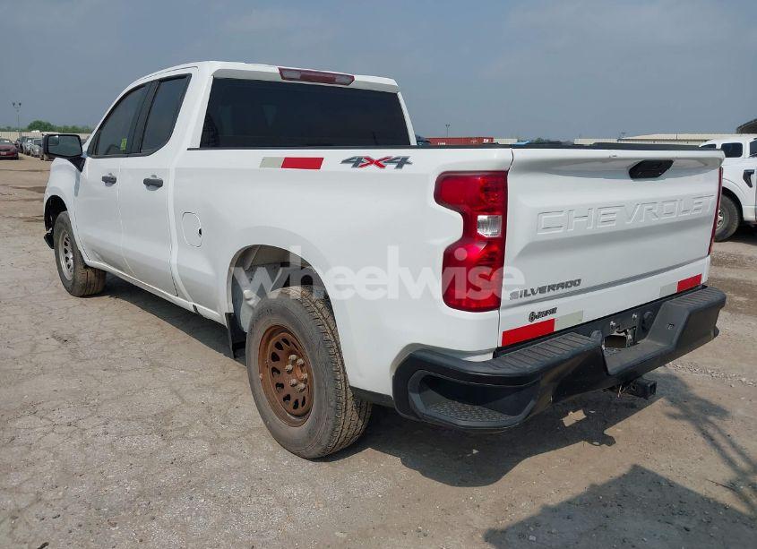 Photo 3 of 2021 Chevrolet Silverado 1500 4WD DOUBLE CAB STANDARD BED WT (VIN 1GCRYAEF6MZ216391)