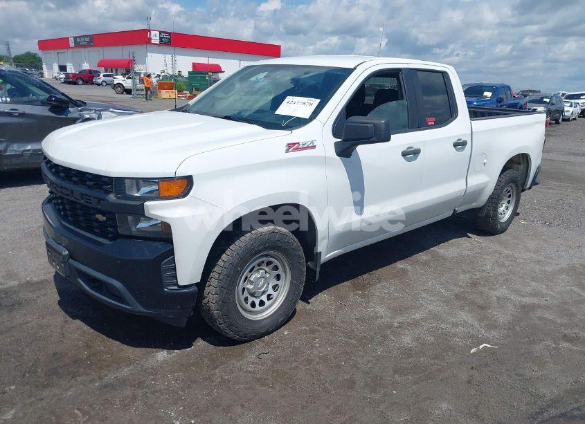 Photo 2 of 2020 Chevrolet Silverado 1500 4WD DOUBLE CAB STANDARD BED WT (VIN 1GCRYAEF7LZ150786)
