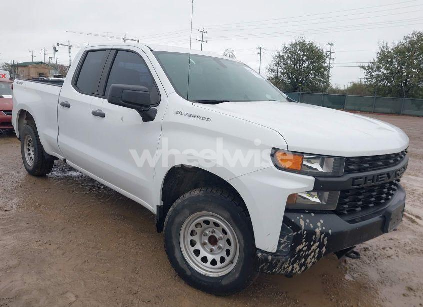 2020 Chevrolet Silverado 1500 4WD DOUBLE CAB STANDARD BED WT (VIN 1GCRYAEF7LZ177454) main photo