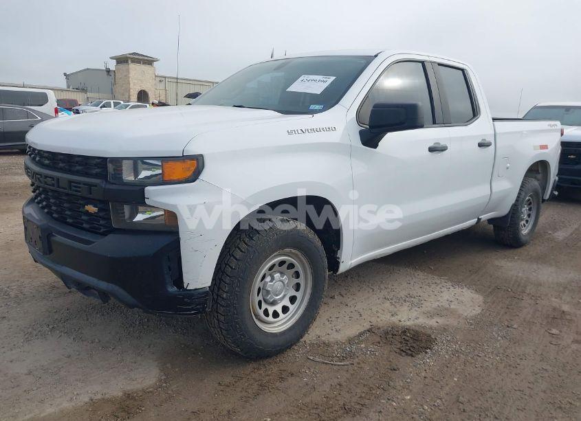Photo 2 of 2020 Chevrolet Silverado 1500 4WD DOUBLE CAB STANDARD BED WT (VIN 1GCRYAEF7LZ179401)