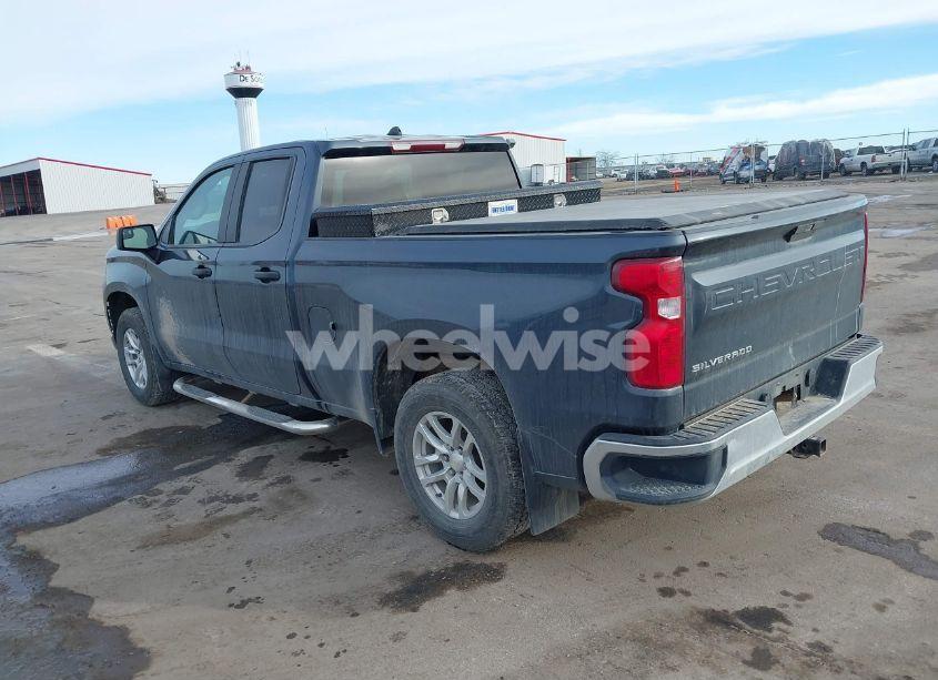 Photo 3 of 2020 Chevrolet Silverado 1500 4WD DOUBLE CAB STANDARD BED WT (VIN 1GCRYAEF7LZ195758)