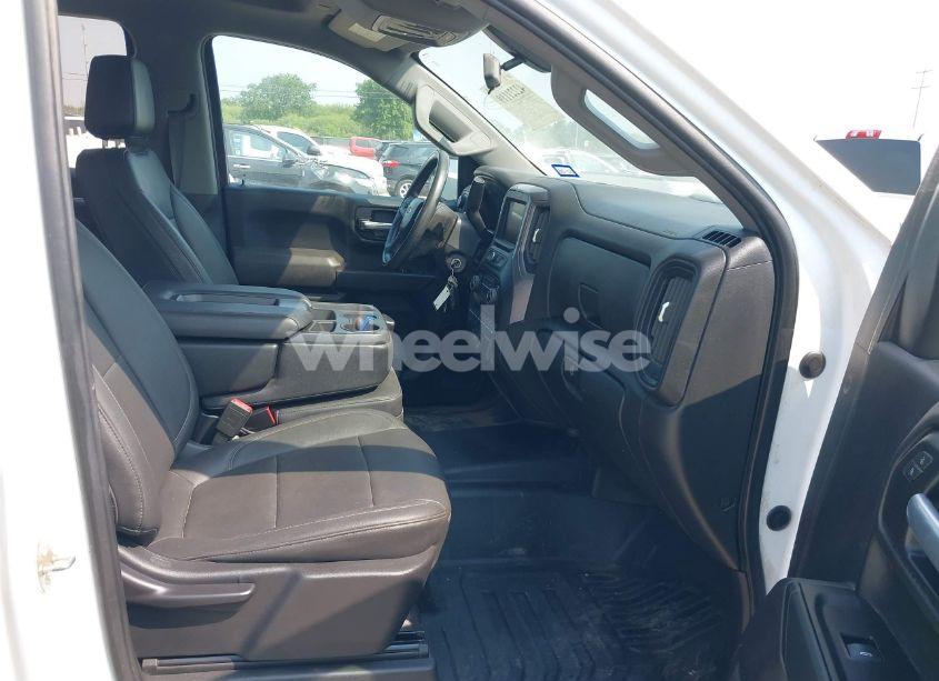 Photo 5 of 2021 Chevrolet Silverado 1500 4WD DOUBLE CAB STANDARD BED WT (VIN 1GCRYAEF7MZ210776)