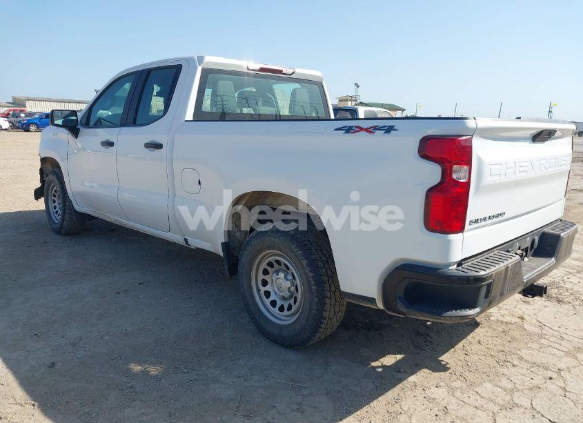 Photo 3 of 2021 Chevrolet Silverado 1500 4WD DOUBLE CAB STANDARD BED WT (VIN 1GCRYAEF7MZ212124)