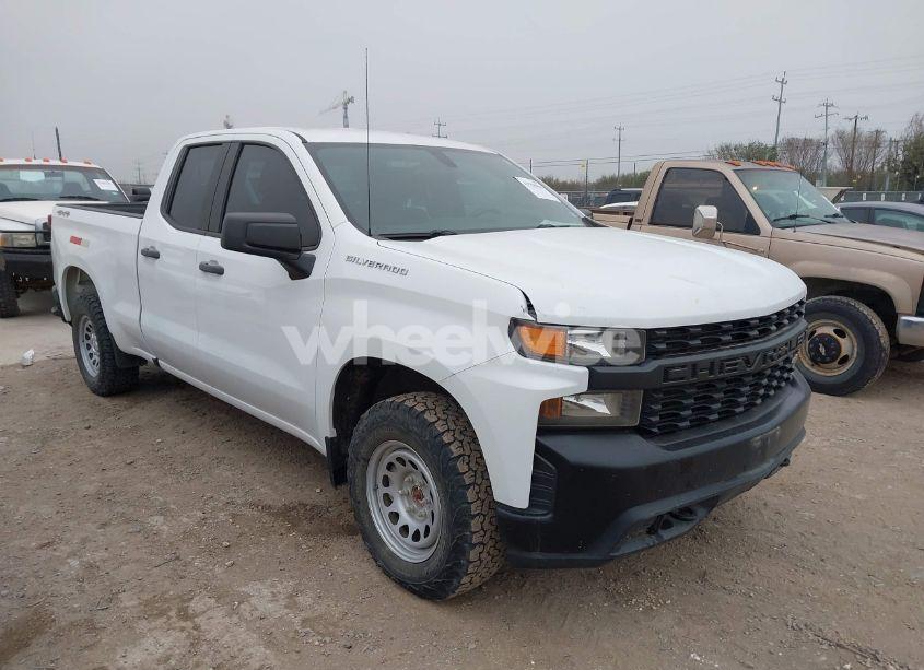 2021 Chevrolet Silverado 1500 4WD DOUBLE CAB STANDARD BED WT (VIN 1GCRYAEF7MZ217534) main photo