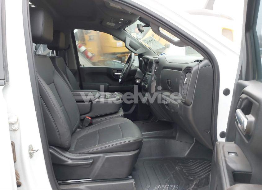 Photo 5 of 2021 Chevrolet Silverado 1500 4WD DOUBLE CAB STANDARD BED WT (VIN 1GCRYAEF7MZ217534)