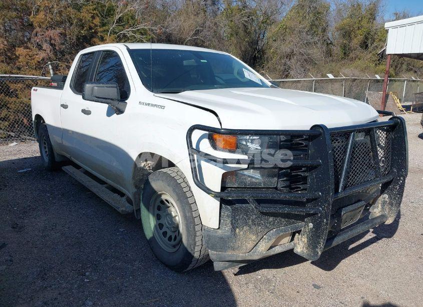 2020 Chevrolet Silverado 1500 4WD DOUBLE CAB STANDARD BED WT (VIN 1GCRYAEF8LZ177687) main photo