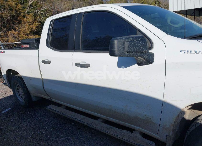 Photo 13 of 2020 Chevrolet Silverado 1500 4WD DOUBLE CAB STANDARD BED WT (VIN 1GCRYAEF8LZ177687)