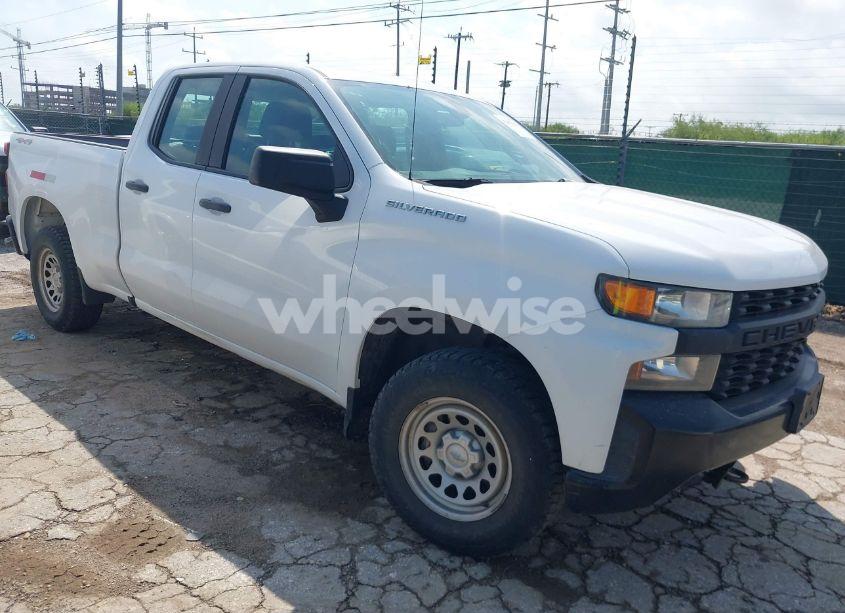 2020 Chevrolet Silverado 1500 4WD DOUBLE CAB STANDARD BED WT (VIN 1GCRYAEF8LZ178404) main photo