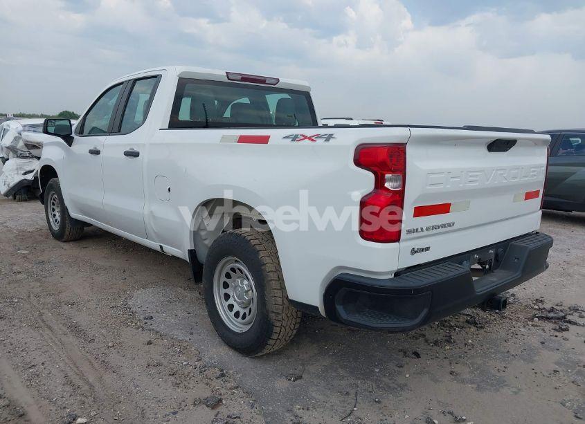 Photo 3 of 2021 Chevrolet Silverado 1500 4WD DOUBLE CAB STANDARD BED WT (VIN 1GCRYAEF8MZ217347)