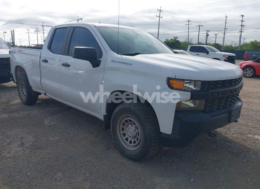 2021 Chevrolet Silverado 1500 4WD DOUBLE CAB STANDARD BED WT (VIN 1GCRYAEF8MZ217607) main photo