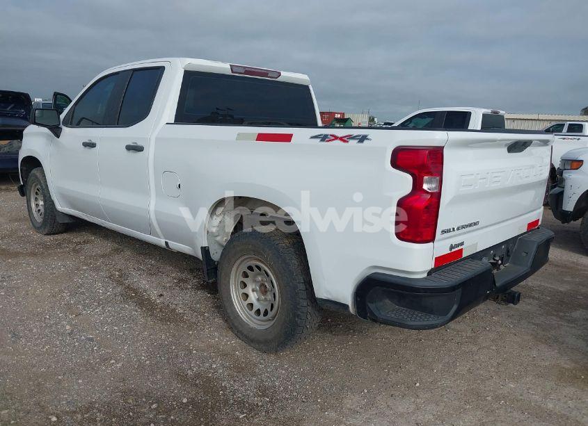 Photo 3 of 2021 Chevrolet Silverado 1500 4WD DOUBLE CAB STANDARD BED WT (VIN 1GCRYAEF8MZ217607)