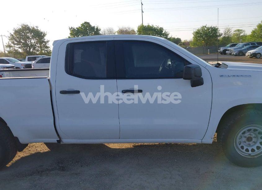 Photo 13 of 2020 Chevrolet Silverado 1500 4WD DOUBLE CAB STANDARD BED WT (VIN 1GCRYAEF9LZ177908)