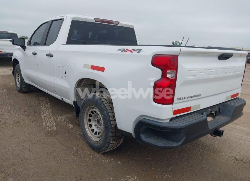 Photo 3 of 2020 Chevrolet Silverado 1500 4WD DOUBLE CAB STANDARD BED WT (VIN 1GCRYAEF9LZ178542)