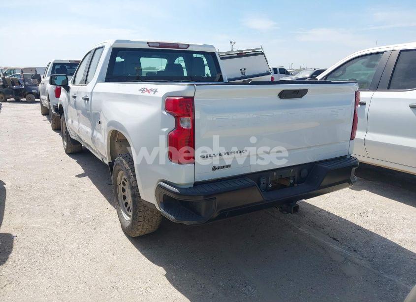Photo 3 of 2021 Chevrolet Silverado 1500 4WD DOUBLE CAB STANDARD BED WT (VIN 1GCRYAEF9MZ211203)