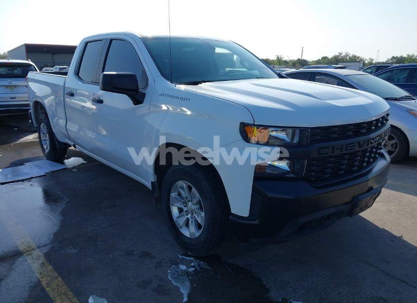 2020 Chevrolet Silverado 1500 4WD DOUBLE CAB STANDARD BED WT (VIN 1GCRYAEFXLZ315603) main photo