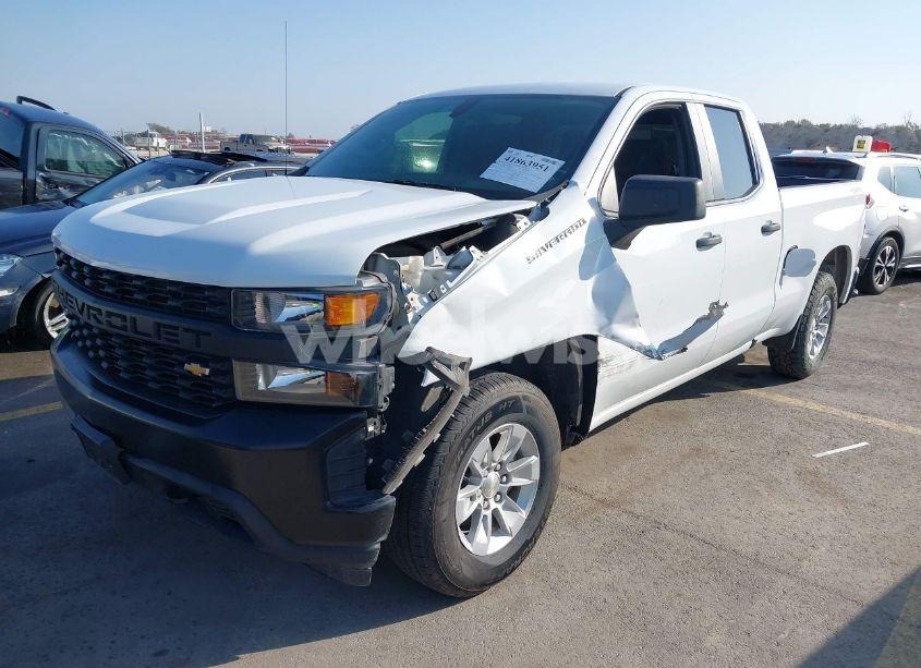 Photo 2 of 2020 Chevrolet Silverado 1500 4WD DOUBLE CAB STANDARD BED WT (VIN 1GCRYAEFXLZ315603)