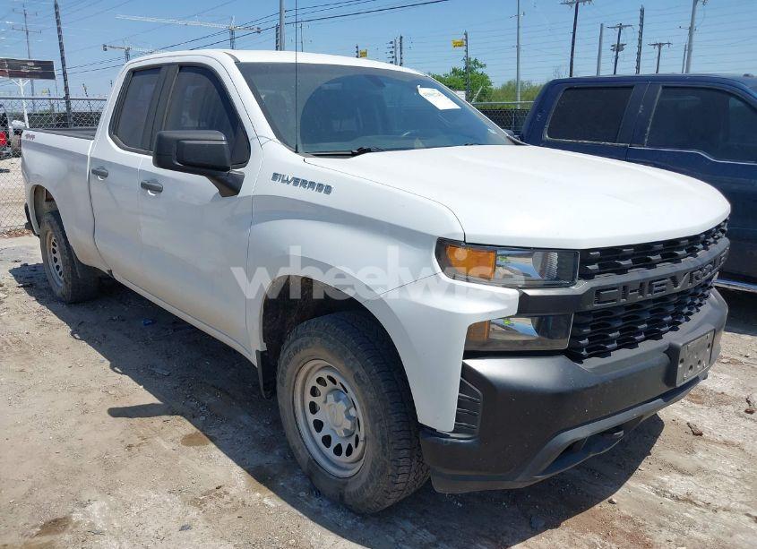 2021 Chevrolet Silverado 1500 4WD DOUBLE CAB STANDARD BED WT (VIN 1GCRYAEFXMZ210559) main photo