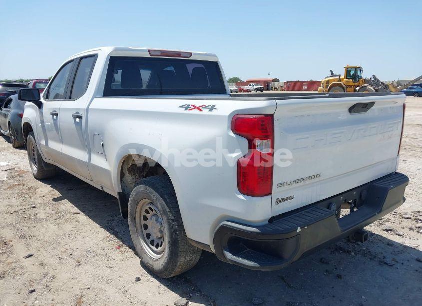 Photo 3 of 2021 Chevrolet Silverado 1500 4WD DOUBLE CAB STANDARD BED WT (VIN 1GCRYAEFXMZ210559)