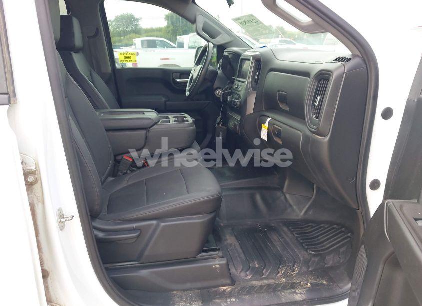 Photo 5 of 2021 Chevrolet Silverado 1500 4WD DOUBLE CAB STANDARD BED WT (VIN 1GCRYAEFXMZ217883)