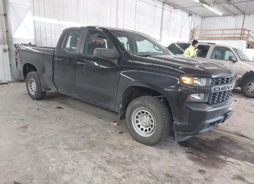 2020 Chevrolet Silverado 1500 4WD STANDARD BED WT (VIN 1GCRYAEH3LZ159549) main photo