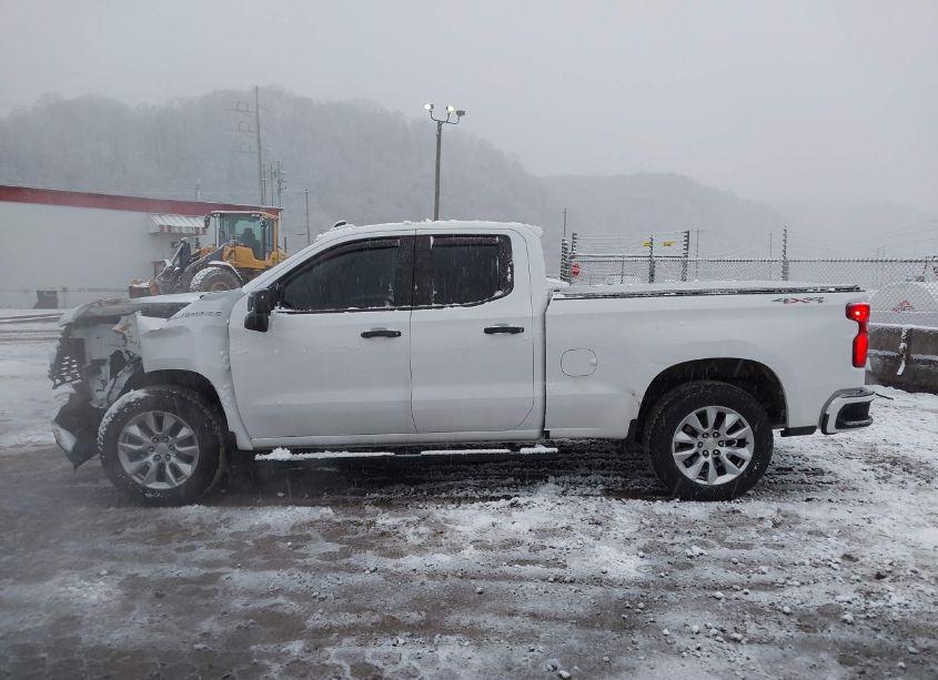 Photo 15 of 2020 Chevrolet Silverado 1500 4WD DOUBLE CAB STANDARD BED CUSTOM (VIN 1GCRYBEF7LZ223208)