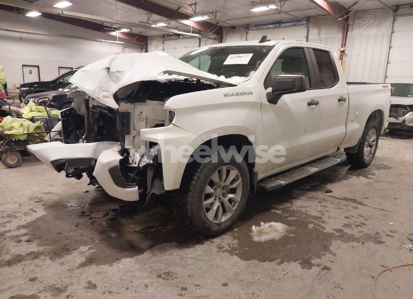 Photo 2 of 2019 Chevrolet Silverado 1500 CUSTOM (VIN 1GCRYBEH2KZ411456)