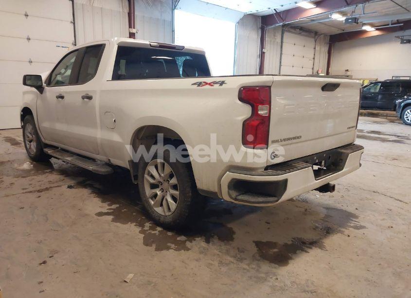 Photo 3 of 2019 Chevrolet Silverado 1500 CUSTOM (VIN 1GCRYBEH2KZ411456)