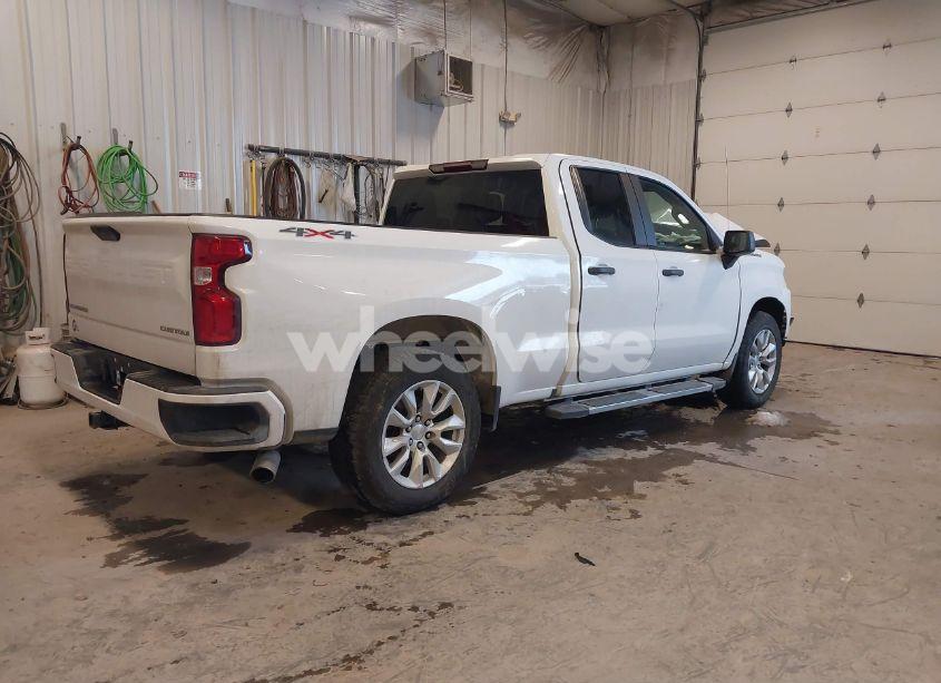 Photo 4 of 2019 Chevrolet Silverado 1500 CUSTOM (VIN 1GCRYBEH2KZ411456)