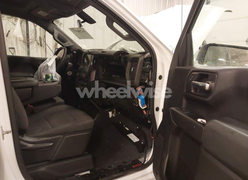 Photo 5 of 2019 Chevrolet Silverado 1500 CUSTOM (VIN 1GCRYBEH2KZ411456)