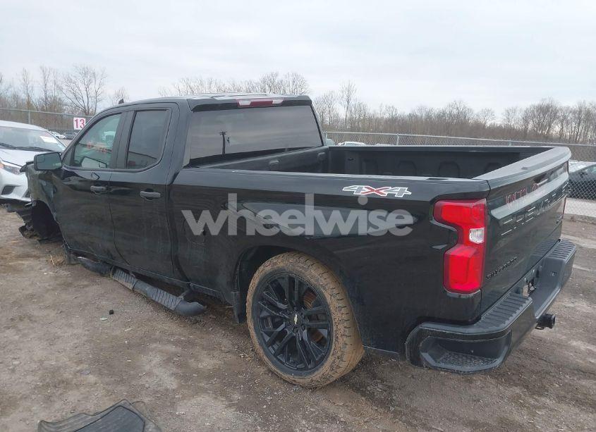Photo 3 of 2020 Chevrolet Silverado 1500 4WD DOUBLE CAB STANDARD BED CUSTOM (VIN 1GCRYBEH5LZ217487)