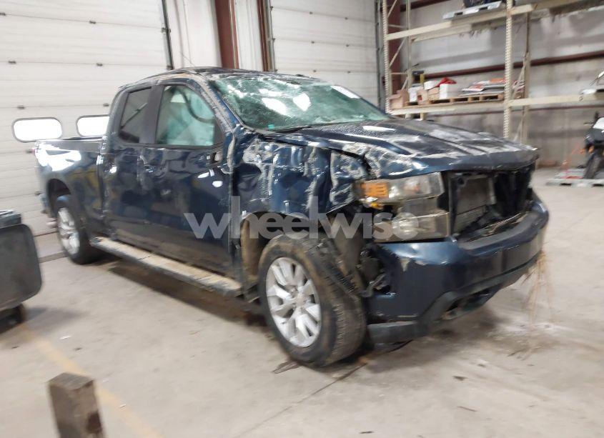 2020 Chevrolet Silverado 1500 4WD DOUBLE CAB STANDARD BED CUSTOM (VIN 1GCRYBEH6LZ226182) main photo